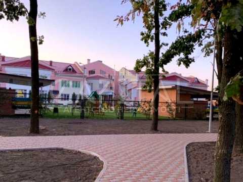 будинок за адресою Петропавлівська борщагівка