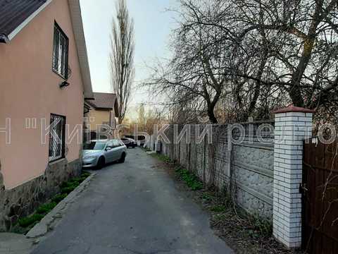 участок по адресу Мрии ул. (Академика Туполева), 9-А