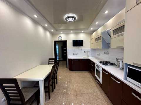 квартира за адресою Зодчих вул., 1а