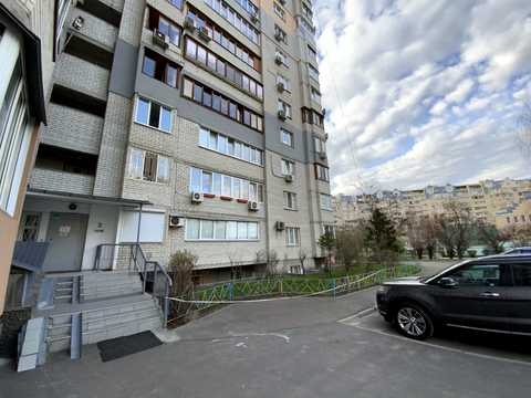 квартира за адресою Драгоманова вул., 15-А
