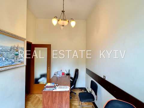 комерційна за адресою Івана Федорова вул., 12