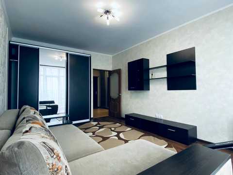 квартира за адресою Сім'ї Кульженків вул. (Петра Дегтяренка), 31-А