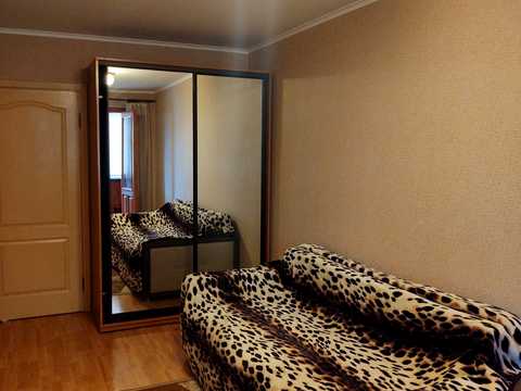 квартира за адресою Зодчих вул., 54