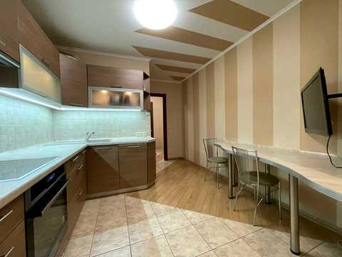 квартира за адресою Добровольців пров., 4
