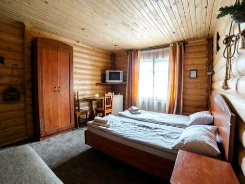 комерційна за адресою с. Яблуниця, Степана Бандери, 30