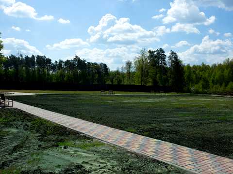 комерційна за адресою Лісова вул. (Лісна), 1
