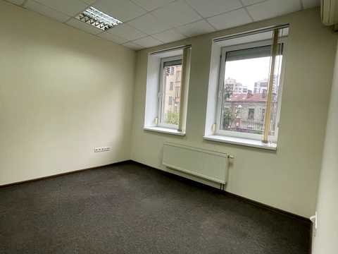 комерційна за адресою Дмитрівська вул., 52-Б