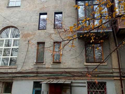 комерційна за адресою Академіка Чекмарьова вул., 7