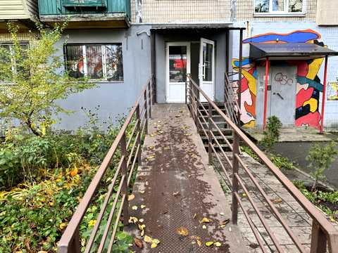 комерційна за адресою Солом'янська вул., 28