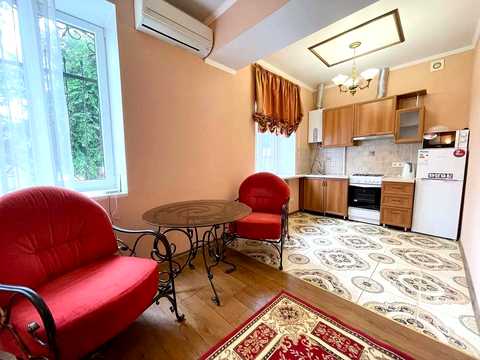 квартира за адресою Соборності вул. (Косіора), 82