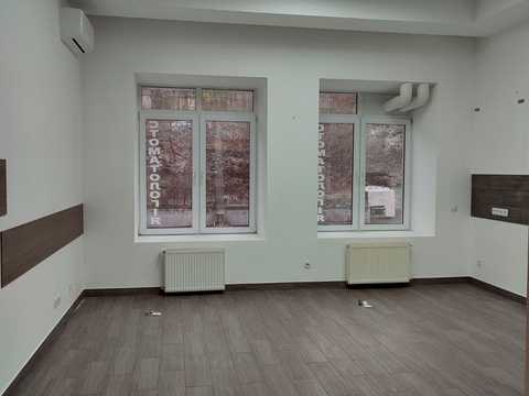комерційна за адресою Миколи Грінченка вул., 4в