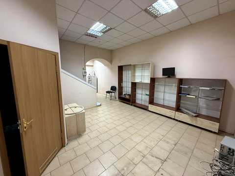 комерційна за адресою Августина Волошина вул., 2