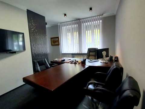 комерційна за адресою Печерський узвіз, 18