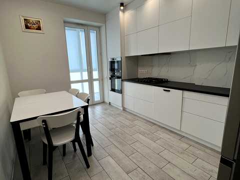 квартира за адресою Анатолія Лабунського вул., 4