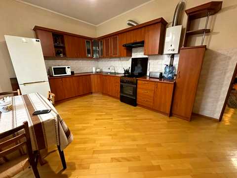 будинок за адресою с. Угринів, Вільна