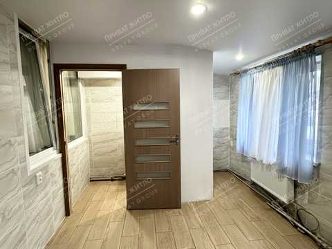 квартира за адресою центральна, 12