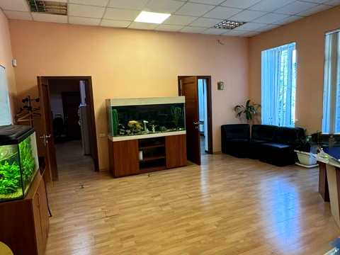 комерційна за адресою Володимира Моссаковського вул. (Клари Цеткін), 1