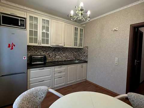 квартира за адресою Софії Русової вул., 5-Б