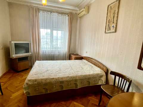 квартира за адресою Леоніда Каденюка просп. (Юрія Гагаріна), 10/2
