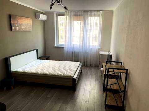 квартира за адресою Анни Ахматової вул., 34