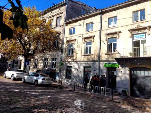квартира за адресою Гетьмана Петра Дорошенка вул. (Жовтнева), 25