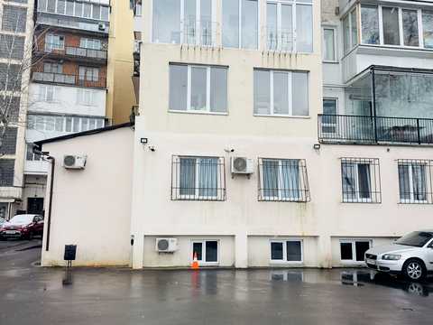 комерційна за адресою Велика Житомирська вул., 16