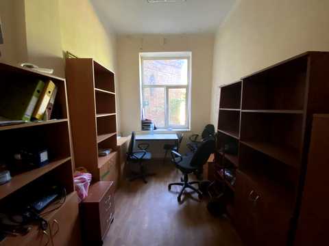 комерційна за адресою Петра Олійника вул. (Валентина Ларіонова), 48