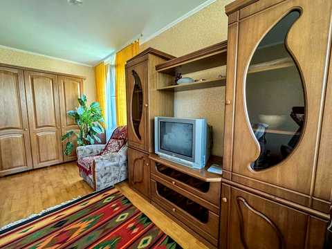 квартира за адресою Льотна, 12