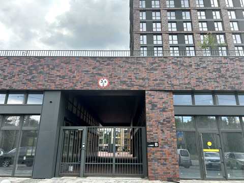 комерційна за адресою Набережна Перемоги вул., 128