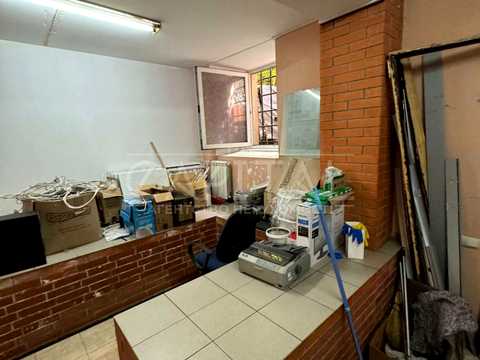 комерційна за адресою Малопідвальна вул., 6