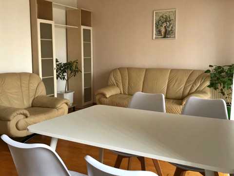 квартира за адресою Стадіонна вул., 6