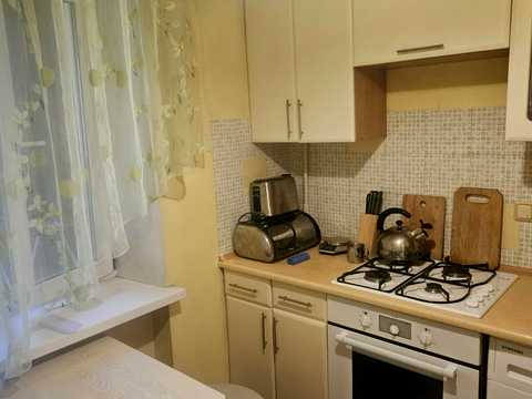квартира за адресою Космонавтів вул., 28
