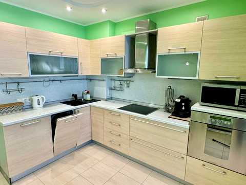 квартира за адресою Космічна вул., 3