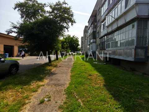 комерційна за адресою Прикордонників вул., 6А