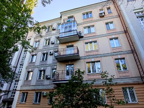 комерційна за адресою Київ, Олександра Довженка вул., 2