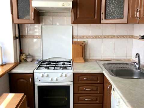 квартира по адресу Строителей ул., 16