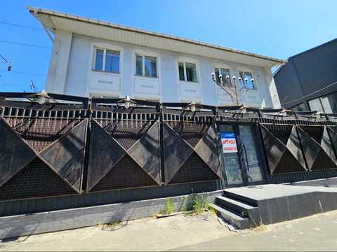 комерційна за адресою Приморська вул., 42
