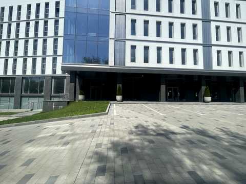 коммерческая по адресу Филиппа Орлика просп. (Ілліча), 1