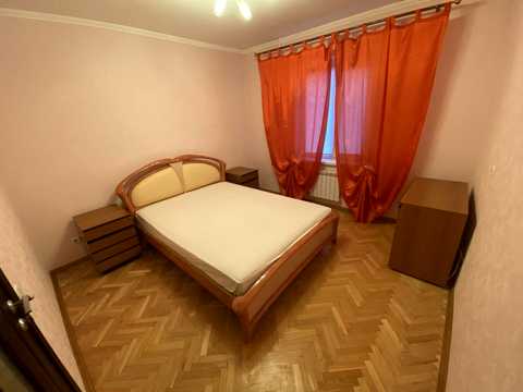 квартира за адресою Ревуцького вул., 7-А