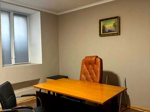 комерційна за адресою Зоологічна вул., 4-А