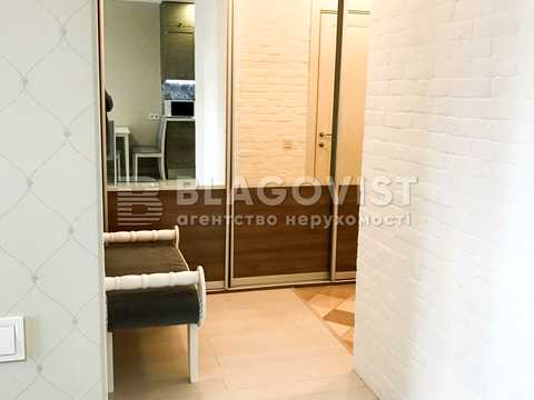 квартира за адресою Регенераторна вул., 4 к3