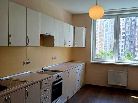 квартира за адресою Анни Ахматової вул., 30