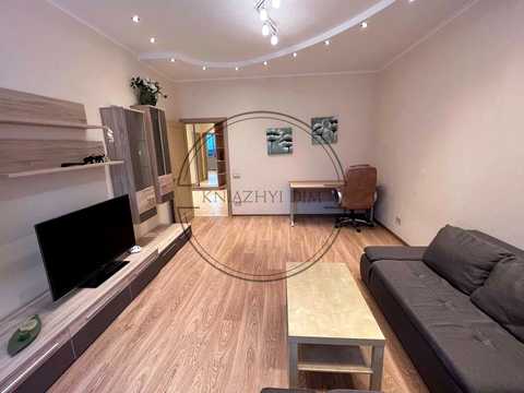 квартира за адресою Анни Ахматової вул., 22