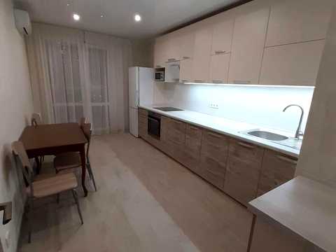 квартира за адресою Воскресенська вул., 18