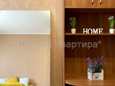 квартира за адресою Бориса Гмирі вул., 12-Б