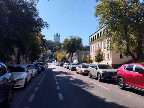 комерційна за адресою Андріївська вул., 7