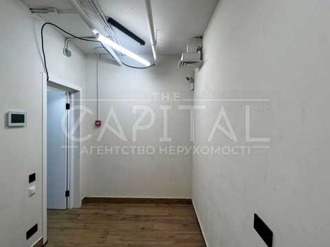 коммерческая по адресу Днепровская набережная ул., 17