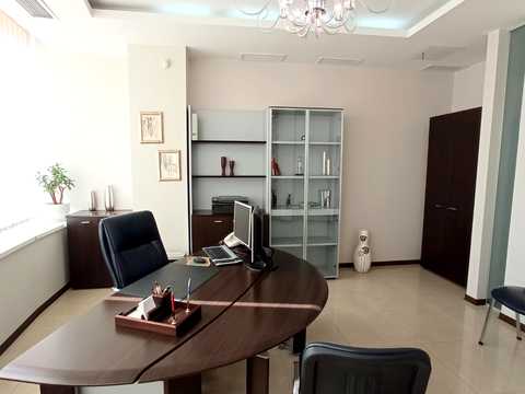 комерційна за адресою Королеви Єлизавети ІІ вул. (Глинки), 2
