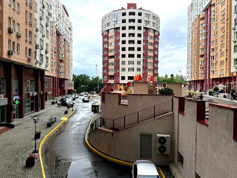 комерційна за адресою Федора Ернста вул., 16-Б