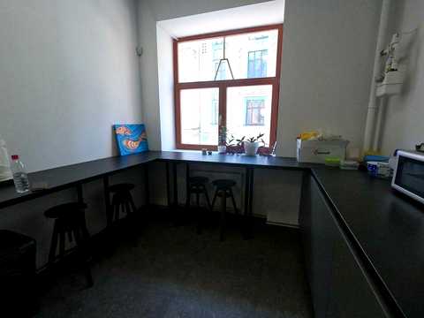 комерційна за адресою Воздвиженська вул., 14